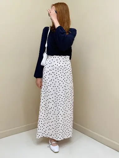 Jupe en Satin à Pois – Élégance Rétro & Touche Moderne